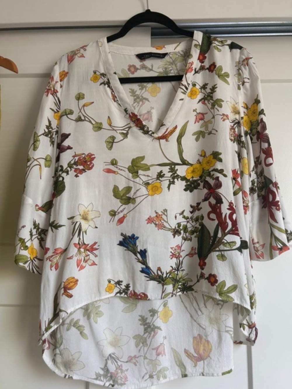 🌸 Beautiful Floral Kimono-Style Blouse / Cover-Up 🌸